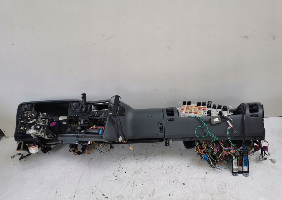 KONSOLA SCANIA R XPI G - Ταμπλό αυτοκινήτου για Φορτηγό: φωτογραφία 1 KONSOLA SCANIA R XPI G - Ταμπλό αυτοκινήτου για Φορτηγό: φωτογραφία 1