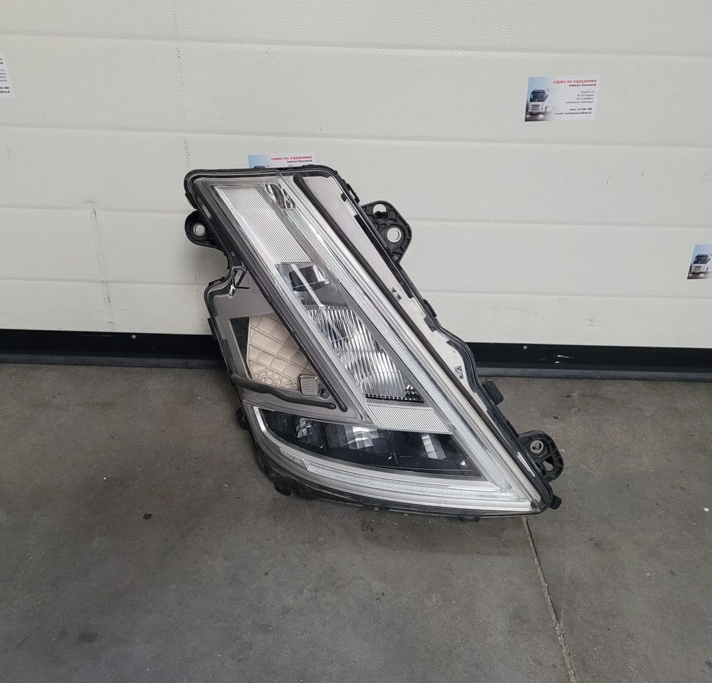 LAMPA LED RH. VOLVO FH5 23752678 ORYGINAŁ CHWALIM116 - Φωτισμός για Φορτηγό: φωτογραφία 1 LAMPA LED RH. VOLVO FH5 23752678 ORYGINAŁ CHWALIM116 - Φωτισμός για Φορτηγό: φωτογραφία 1