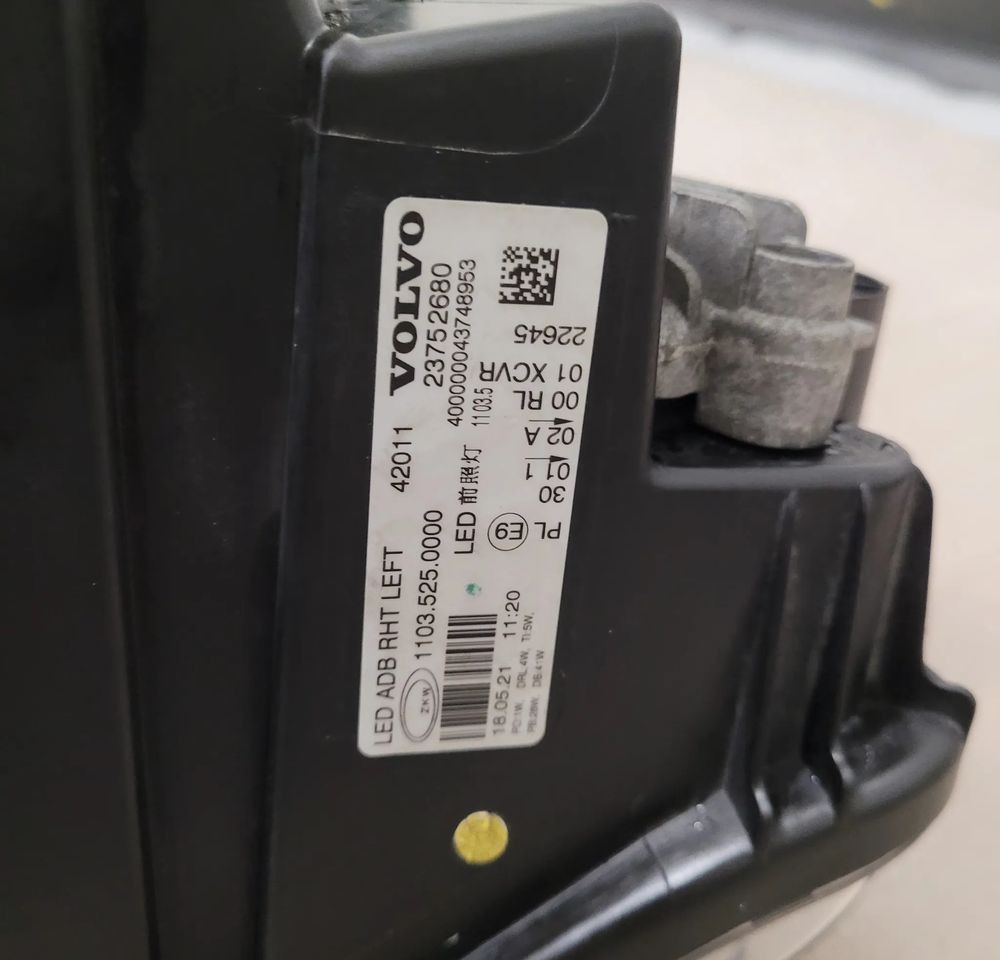 LAMPA LED VOLVO FH5 ORYGINAŁ LH. 23752680 - Φωτισμός για Φορτηγό: φωτογραφία 5 LAMPA LED VOLVO FH5 ORYGINAŁ LH. 23752680 - Φωτισμός για Φορτηγό: φωτογραφία 5