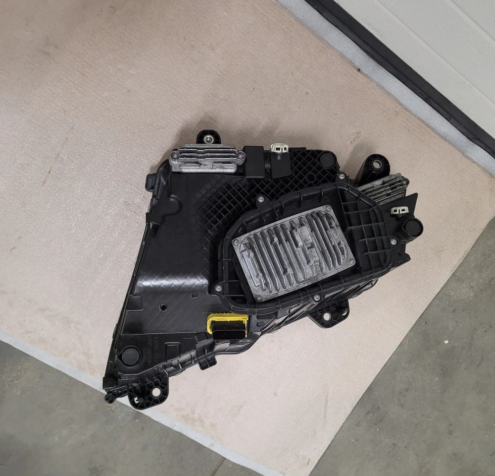 LAMPA LED VOLVO FH5 ORYGINAŁ LH. 23752680 - Φωτισμός για Φορτηγό: φωτογραφία 2 LAMPA LED VOLVO FH5 ORYGINAŁ LH. 23752680 - Φωτισμός για Φορτηγό: φωτογραφία 2