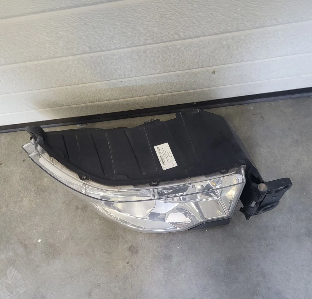 LAMPA LEWA RANGE T RENAULT LED OM 7482251329 - Φωτισμός για Φορτηγό: φωτογραφία 2 LAMPA LEWA RANGE T RENAULT LED OM 7482251329 - Φωτισμός για Φορτηγό: φωτογραφία 2