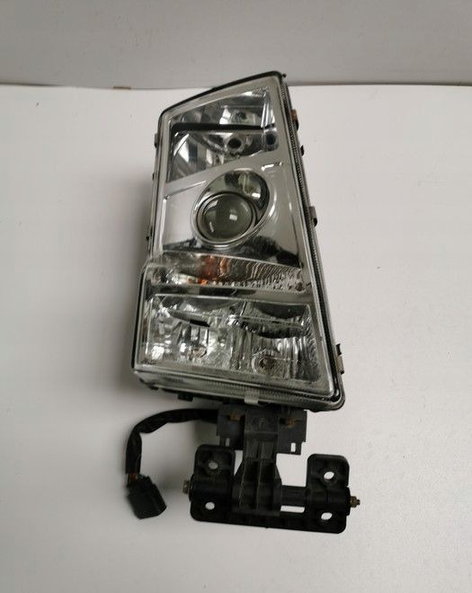LAMPA VOLVO FH12 fh13 ORYGINAŁ PRAWA - Προβολέας για Φορτηγό: φωτογραφία 1 LAMPA VOLVO FH12 fh13 ORYGINAŁ PRAWA - Προβολέας για Φορτηγό: φωτογραφία 1