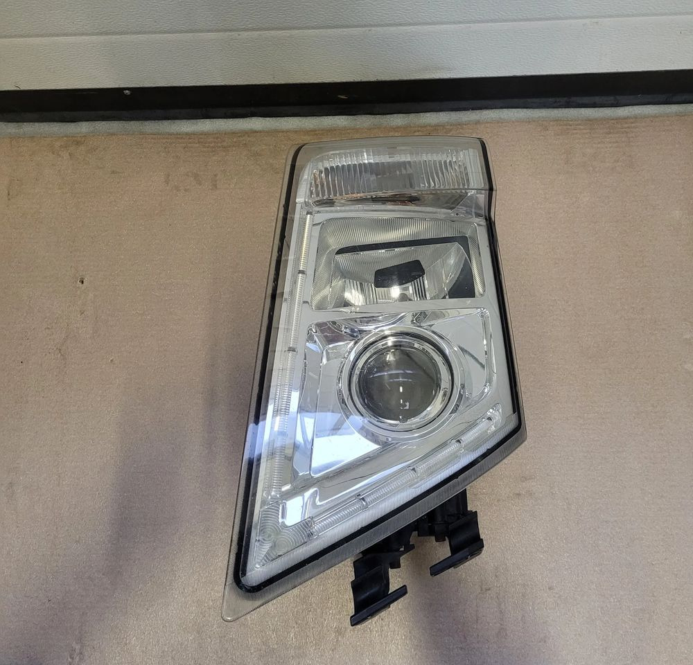 LAMPA XENON LH VOLVO FH 13 ORYGINAŁ - Φωτισμός για Φορτηγό: φωτογραφία 2 LAMPA XENON LH VOLVO FH 13 ORYGINAŁ - Φωτισμός για Φορτηγό: φωτογραφία 2