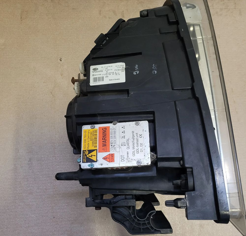 LAMPA XENON LH VOLVO FH 13 ORYGINAŁ - Φωτισμός για Φορτηγό: φωτογραφία 3 LAMPA XENON LH VOLVO FH 13 ORYGINAŁ - Φωτισμός για Φορτηγό: φωτογραφία 3