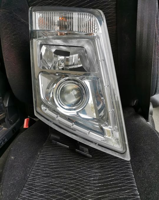 LAMPA XENON VOLVO FH 13 ORYGINAŁ PRAWA - Προβολέας για Φορτηγό: φωτογραφία 1 LAMPA XENON VOLVO FH 13 ORYGINAŁ PRAWA - Προβολέας για Φορτηγό: φωτογραφία 1