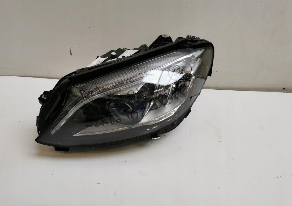 Lampa Mercedes c klasa - Φωτισμός για Φορτηγό: φωτογραφία 1 Lampa Mercedes c klasa - Φωτισμός για Φορτηγό: φωτογραφία 1