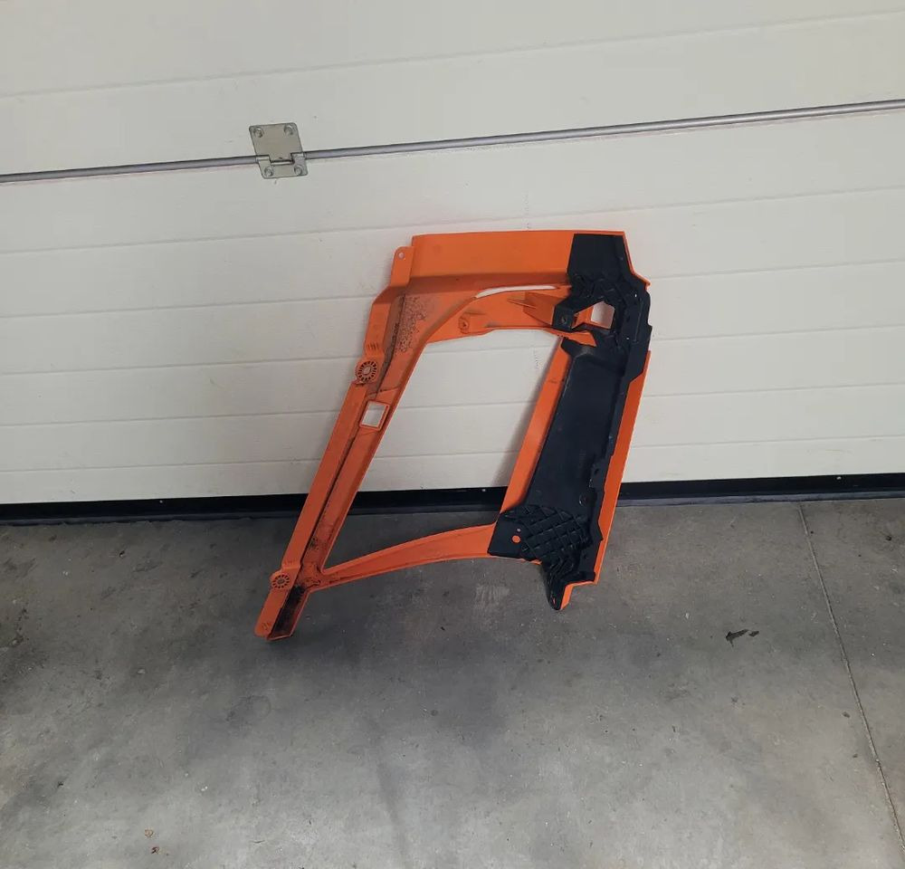 OKULAR ZDERZAK POSZYCIE VOLVO FH4 RH ORYGINAŁ - Προφυλακτήρας για Φορτηγό: φωτογραφία 2 OKULAR ZDERZAK POSZYCIE VOLVO FH4 RH ORYGINAŁ - Προφυλακτήρας για Φορτηγό: φωτογραφία 2