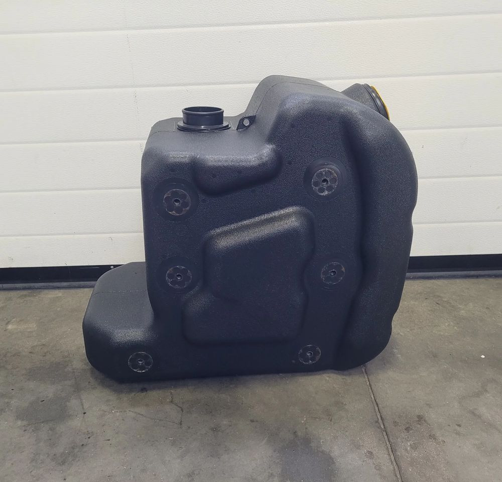 ZBIORNIK AD BULE VOLVO FH4 LOW DECK OM 23251717 CHWALIM116 - Μονάδα ρεζερβουάρ AdBlue για Φορτηγό: φωτογραφία 2 ZBIORNIK AD BULE VOLVO FH4 LOW DECK OM 23251717 CHWALIM116 - Μονάδα ρεζερβουάρ AdBlue για Φορτηγό: φωτογραφία 2