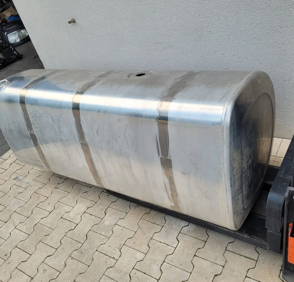 ZBIORNIK PALIWA VOLVO FH4 RENAULT OM 21516457 730l 180x70x70cm - Ρεζερβουάρ καυσίμου για Φορτηγό: φωτογραφία 2 ZBIORNIK PALIWA VOLVO FH4 RENAULT OM 21516457 730l 180x70x70cm - Ρεζερβουάρ καυσίμου για Φορτηγό: φωτογραφία 2