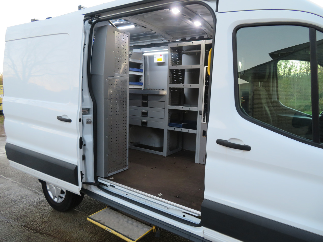 Μίσθωση Ford Transit 2.0TDCi - L2H2 Ford Transit 2.0TDCi - L2H2: φωτογραφία 9