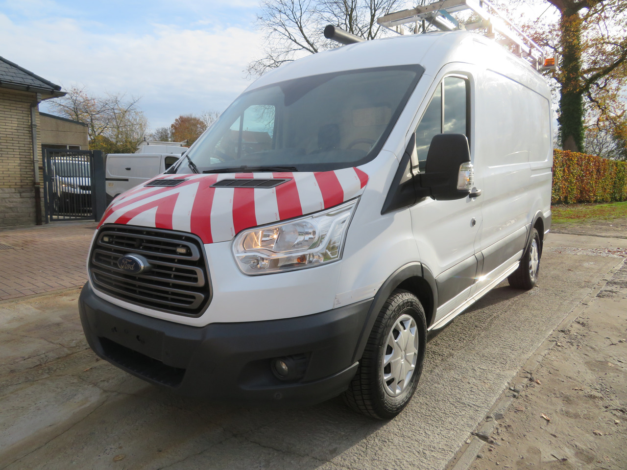 Ford Transit 2.0TDCi - L2H2 - Βαν: φωτογραφία 3 Ford Transit 2.0TDCi - L2H2 - Βαν: φωτογραφία 3