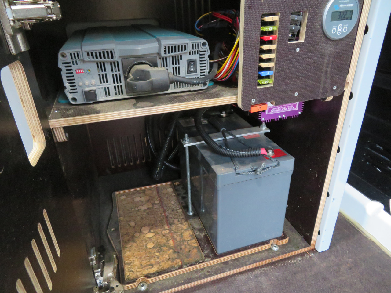 Μίσθωση Ford Transit 2.0TDCi - L2H2 Ford Transit 2.0TDCi - L2H2: φωτογραφία 12