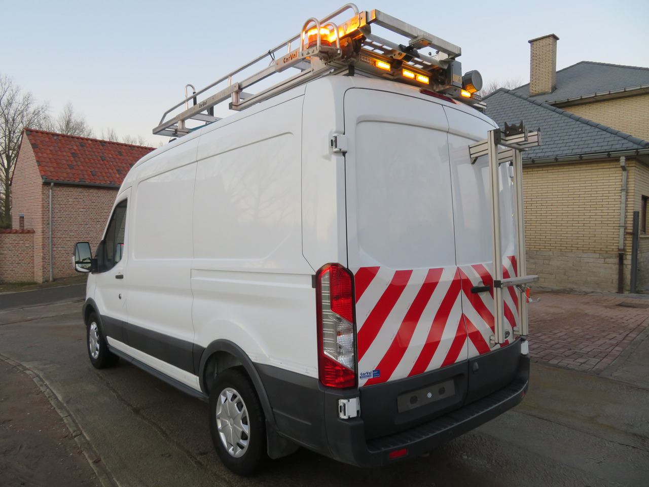 Ford Transit 2.0TDCi - L2H2 - Βαν: φωτογραφία 5 Ford Transit 2.0TDCi - L2H2 - Βαν: φωτογραφία 5