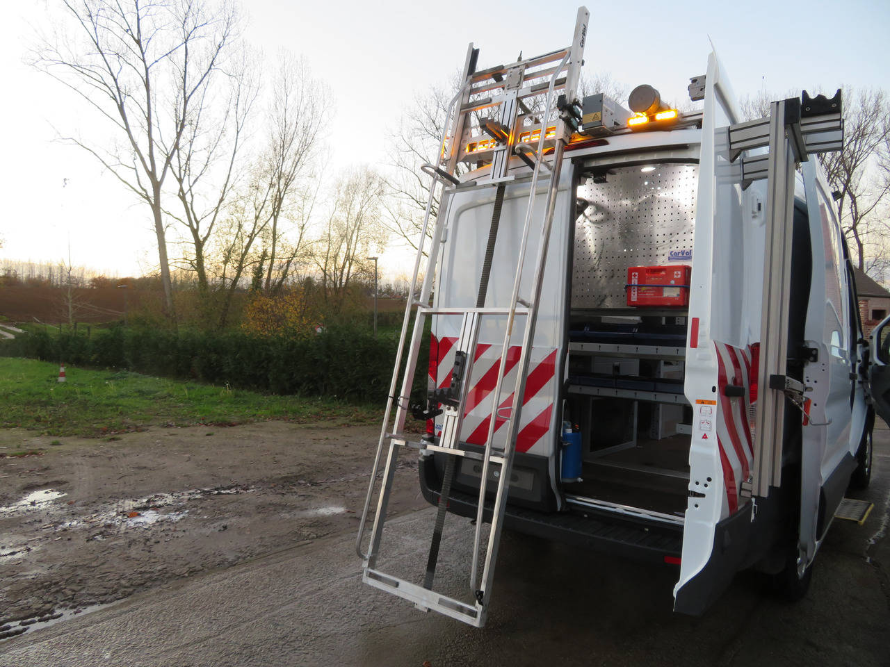 Μίσθωση Ford Transit 2.0TDCi - L2H2 Ford Transit 2.0TDCi - L2H2: φωτογραφία 14