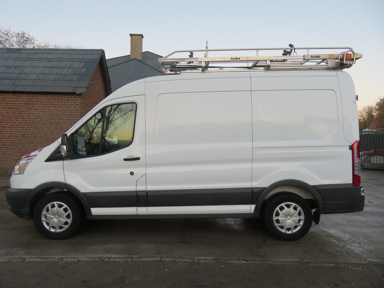 Ford Transit 2.0TDCi - L2H2 - Βαν: φωτογραφία 4 Ford Transit 2.0TDCi - L2H2 - Βαν: φωτογραφία 4