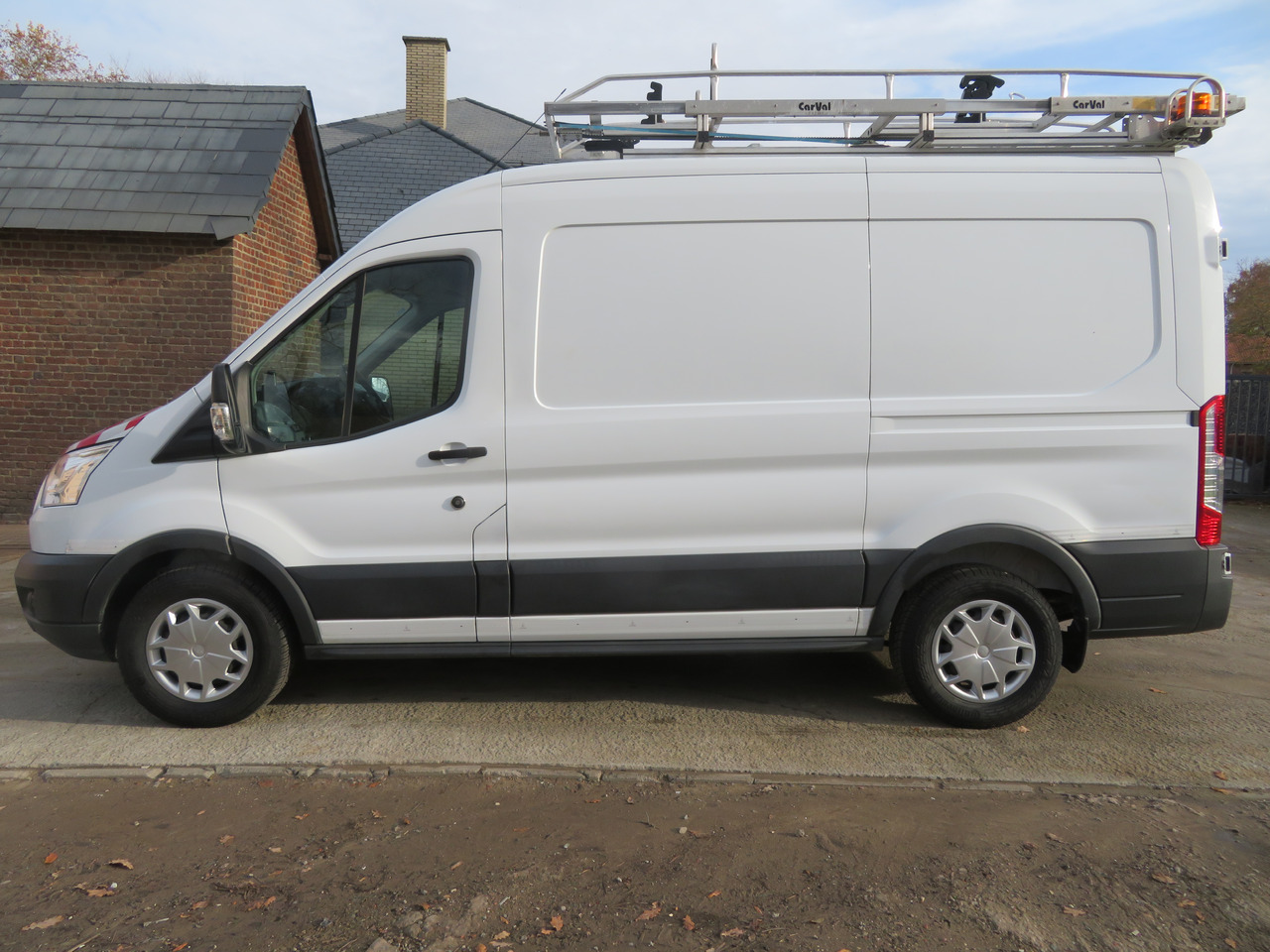 Ford Transit 2.0TDCi - L2H2 - Βαν: φωτογραφία 4 Ford Transit 2.0TDCi - L2H2 - Βαν: φωτογραφία 4