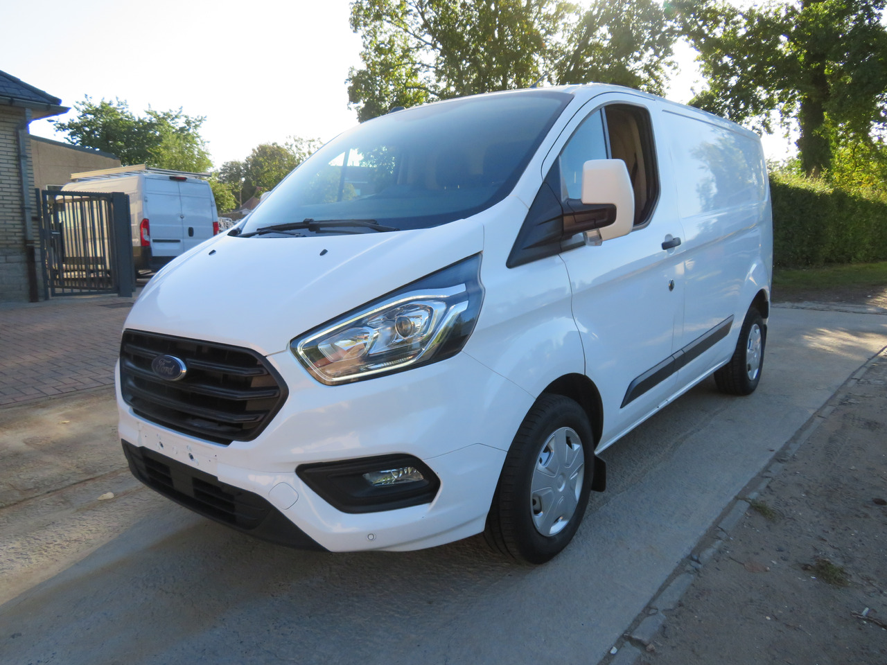 Ford Transit Custom 2.0 Trend - Μικρό βαν: φωτογραφία 3 Ford Transit Custom 2.0 Trend - Μικρό βαν: φωτογραφία 3