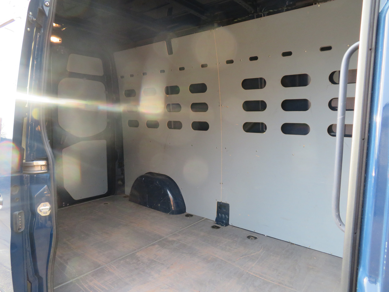 Μικρό βαν Mercedes-Benz Sprinter 311CDi: φωτογραφία 9 Μικρό βαν Mercedes-Benz Sprinter 311CDi: φωτογραφία 9