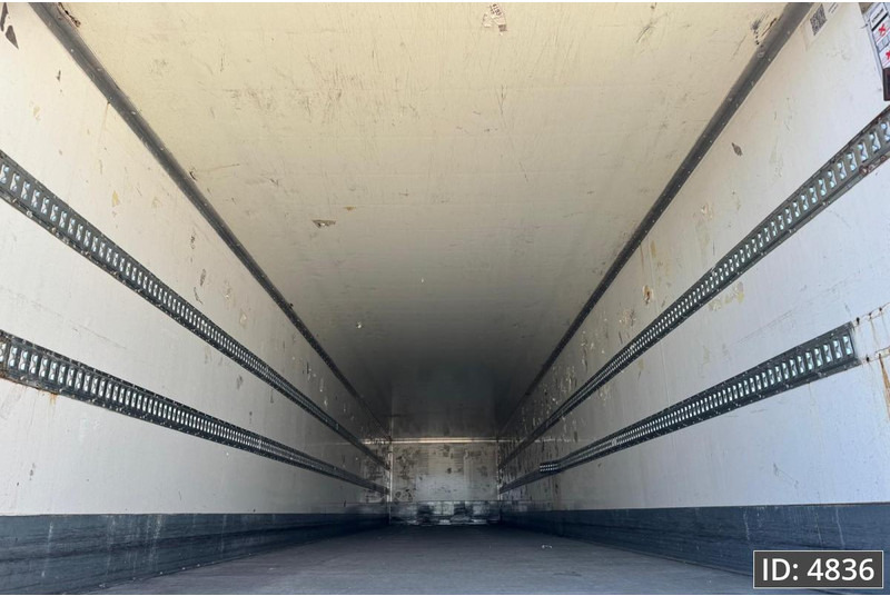 BURGERS Double-Deck / Steering axle / Tail lift - Επικαθήμενο κόφα: φωτογραφία 3 BURGERS Double-Deck / Steering axle / Tail lift - Επικαθήμενο κόφα: φωτογραφία 3