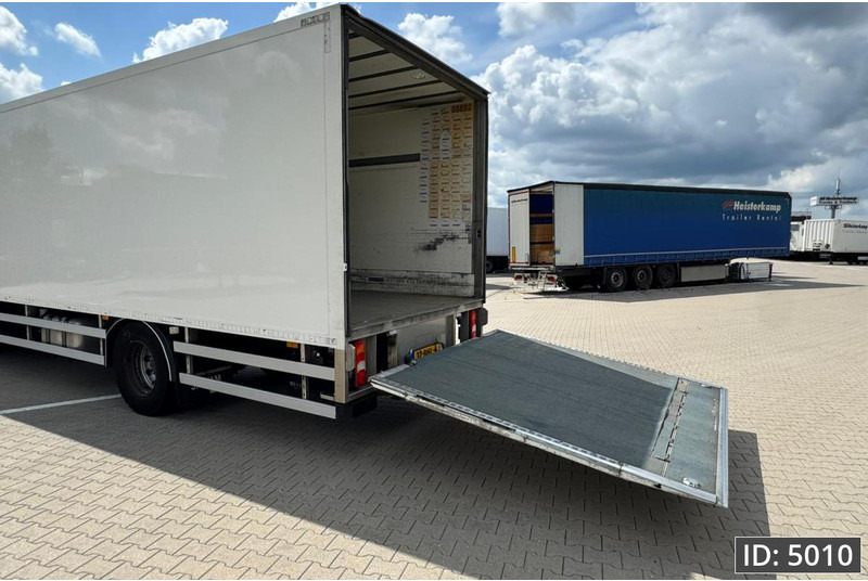 Mercedes-Benz Antos 1824 Day Cab, Euro 6, / Cargolift 2500KG - Φορτηγό κόφα: φωτογραφία 3 Mercedes-Benz Antos 1824 Day Cab, Euro 6, / Cargolift 2500KG - Φορτηγό κόφα: φωτογραφία 3
