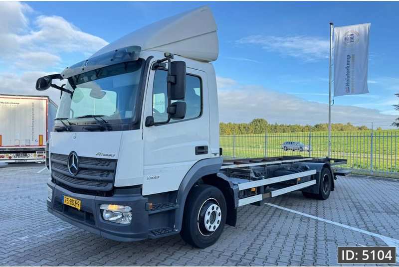 Mercedes-Benz Atego 1318 Day Cab, Euro 6, / BDF / DHOLLANDIA 2000KG - Φορτηγό μεταφοράς εμπορευματοκιβωτίων/ Κινητό αμάξωμα: φωτογραφία 1 Mercedes-Benz Atego 1318 Day Cab, Euro 6, / BDF / DHOLLANDIA 2000KG - Φορτηγό μεταφοράς εμπορευματοκιβωτίων/ Κινητό αμάξωμα: φωτογραφία 1