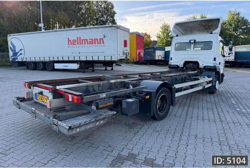 Mercedes-Benz Atego 1318 Day Cab, Euro 6, / BDF / DHOLLANDIA 2000KG - Φορτηγό μεταφοράς εμπορευματοκιβωτίων/ Κινητό αμάξωμα: φωτογραφία 3 Mercedes-Benz Atego 1318 Day Cab, Euro 6, / BDF / DHOLLANDIA 2000KG - Φορτηγό μεταφοράς εμπορευματοκιβωτίων/ Κινητό αμάξωμα: φωτογραφία 3