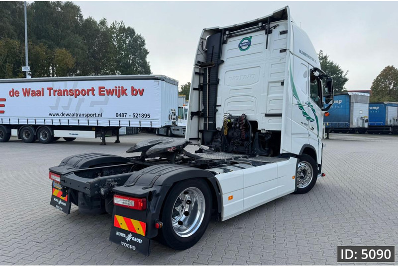 Volvo FH 460 Globetrotter XL, Euro 6, / Like new! / Special interior / Standklima / 2 Tanks - Τράκτορας: φωτογραφία 3 Volvo FH 460 Globetrotter XL, Euro 6, / Like new! / Special interior / Standklima / 2 Tanks - Τράκτορας: φωτογραφία 3