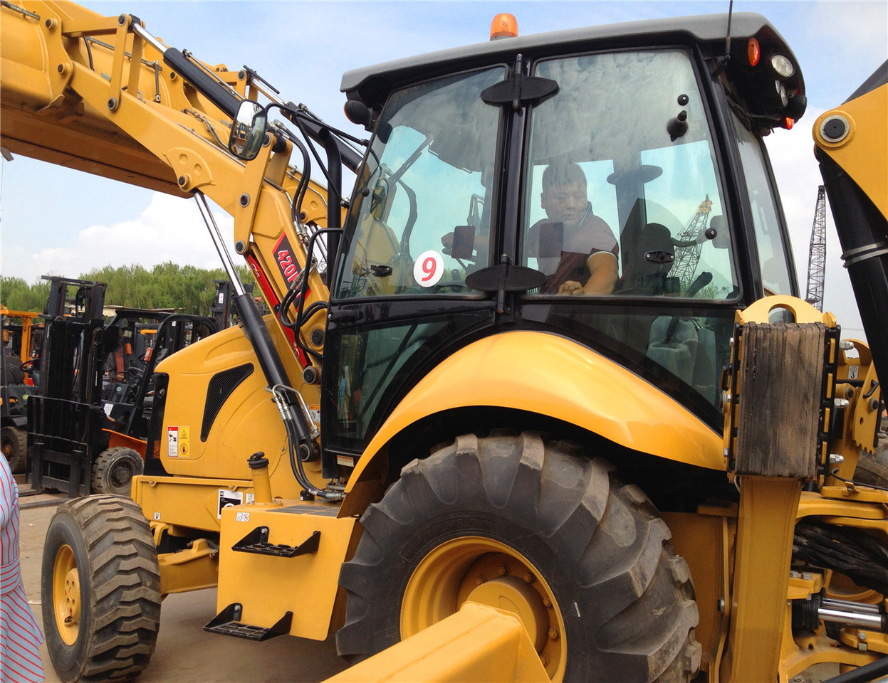CAT 420F Backhoe Loader - Φορτωτής εκσκαφέας: φωτογραφία 1 CAT 420F Backhoe Loader - Φορτωτής εκσκαφέας: φωτογραφία 1