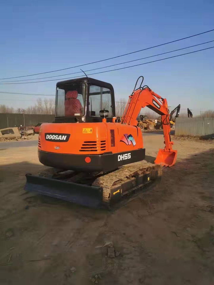 DOOSAN DH55 - Ερπυστριοφόρος εκσκαφέας: φωτογραφία 1 DOOSAN DH55 - Ερπυστριοφόρος εκσκαφέας: φωτογραφία 1