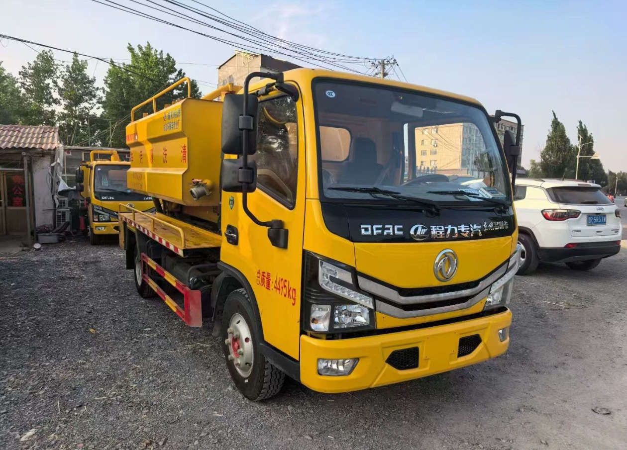 DongFeng Small Sewage Truck - Όχημα εκκένωσης βόθρων: φωτογραφία 2 DongFeng Small Sewage Truck - Όχημα εκκένωσης βόθρων: φωτογραφία 2