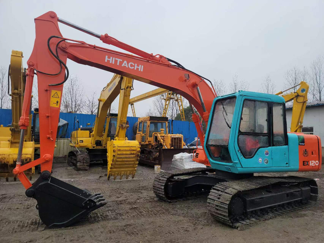 HITACHI EX120-3 - Ερπυστριοφόρος εκσκαφέας: φωτογραφία 1 HITACHI EX120-3 - Ερπυστριοφόρος εκσκαφέας: φωτογραφία 1