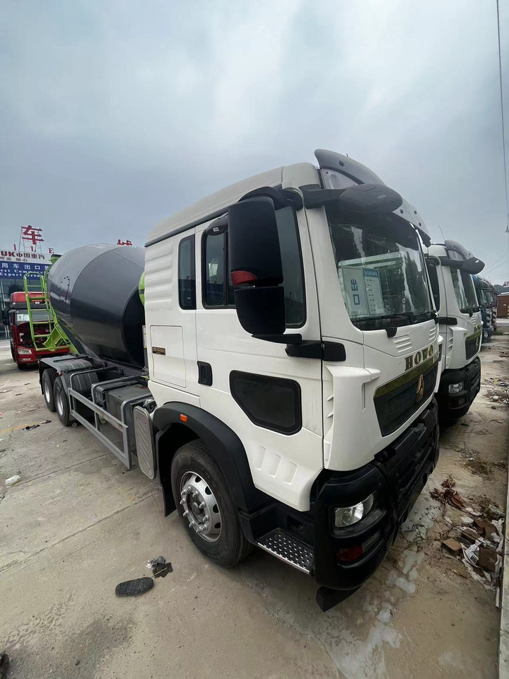 HOWO TX350 Cement Mixer Truck - Μπετονιέρα φορτηγό: φωτογραφία 2 HOWO TX350 Cement Mixer Truck - Μπετονιέρα φορτηγό: φωτογραφία 2