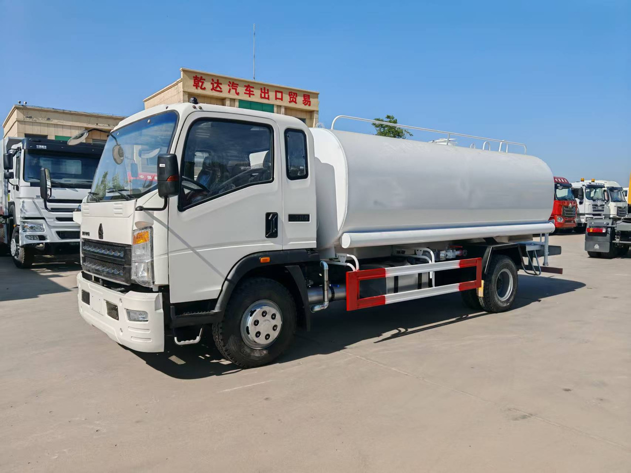 Howo Water Tanker Click for Discount - Αντλία νερού: φωτογραφία 5 Howo Water Tanker Click for Discount - Αντλία νερού: φωτογραφία 5