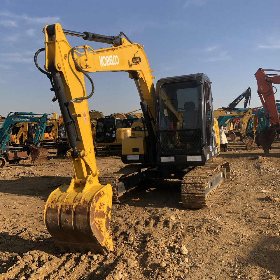 KOBELCO SK75 - Ερπυστριοφόρος εκσκαφέας: φωτογραφία 1 KOBELCO SK75 - Ερπυστριοφόρος εκσκαφέας: φωτογραφία 1