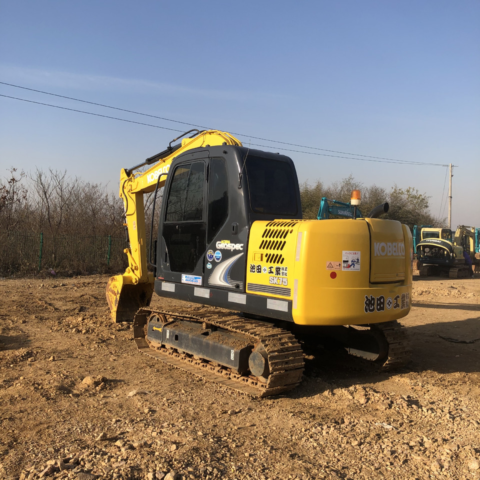 KOBELCO SK75 - Ερπυστριοφόρος εκσκαφέας: φωτογραφία 5 KOBELCO SK75 - Ερπυστριοφόρος εκσκαφέας: φωτογραφία 5