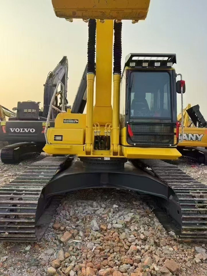 KOMATSU PC240 - Ερπυστριοφόρος εκσκαφέας: φωτογραφία 5 KOMATSU PC240 - Ερπυστριοφόρος εκσκαφέας: φωτογραφία 5