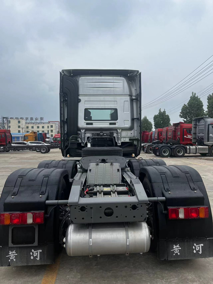 SINOTRUK Y1263 Huanghe X7 6X4 Automatic Tractor Unit - Κατασκευή μηχανήματα: φωτογραφία 5 SINOTRUK Y1263 Huanghe X7 6X4 Automatic Tractor Unit - Κατασκευή μηχανήματα: φωτογραφία 5