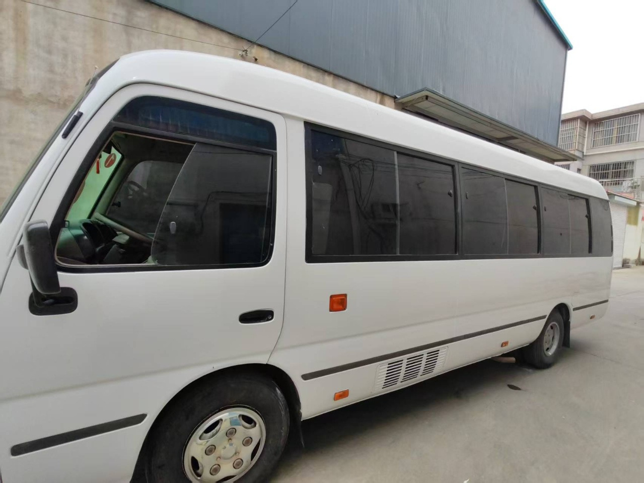 TOYOTA Coaster Mini Bus White - Μικρό λεωφορείο, Επιβατικό βαν: φωτογραφία 5 TOYOTA Coaster Mini Bus White - Μικρό λεωφορείο, Επιβατικό βαν: φωτογραφία 5