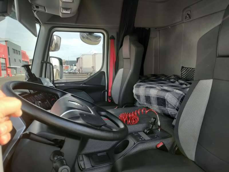 Φορτηγό με ανοιχτή καρότσα, Ρυμούλκα με χαμηλό δάπεδο Camion Porteur 16 TONNES 320 CV CAMION REMORQUE: φωτογραφία 7 Φορτηγό με ανοιχτή καρότσα, Ρυμούλκα με χαμηλό δάπεδο Camion Porteur 16 TONNES 320 CV CAMION REMORQUE: φωτογραφία 7