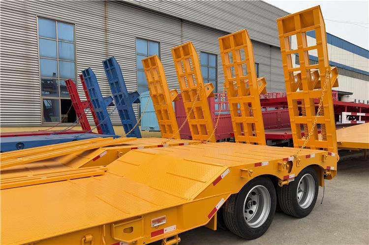 TITAN 2 Axle 50 Ton Low Bed Trailer for Sale In Nigeria Lagos - Επικαθήμενο με χαμηλό δάπεδο: φωτογραφία 3 TITAN 2 Axle 50 Ton Low Bed Trailer for Sale In Nigeria Lagos - Επικαθήμενο με χαμηλό δάπεδο: φωτογραφία 3