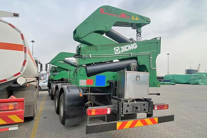 XCMG 20Ft Container Side Loader Truck for Sale in Tanzania - Φορτηγό μεταφοράς εμπορευματοκιβωτίων/ Κινητό αμάξωμα: φωτογραφία 3 XCMG 20Ft Container Side Loader Truck for Sale in Tanzania - Φορτηγό μεταφοράς εμπορευματοκιβωτίων/ Κινητό αμάξωμα: φωτογραφία 3