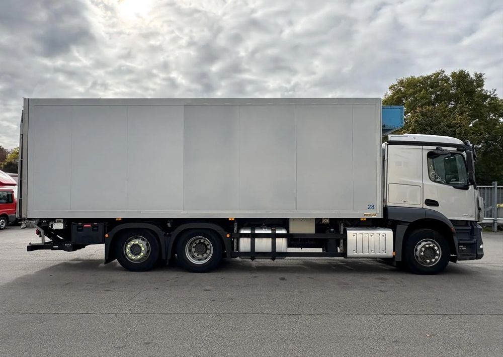 Mercedes-Benz Actros 2543 6x2 chłodnia izoterma 18 palet oś skrętna - Φορτηγό ψυγείο: φωτογραφία 4 Mercedes-Benz Actros 2543 6x2 chłodnia izoterma 18 palet oś skrętna - Φορτηγό ψυγείο: φωτογραφία 4