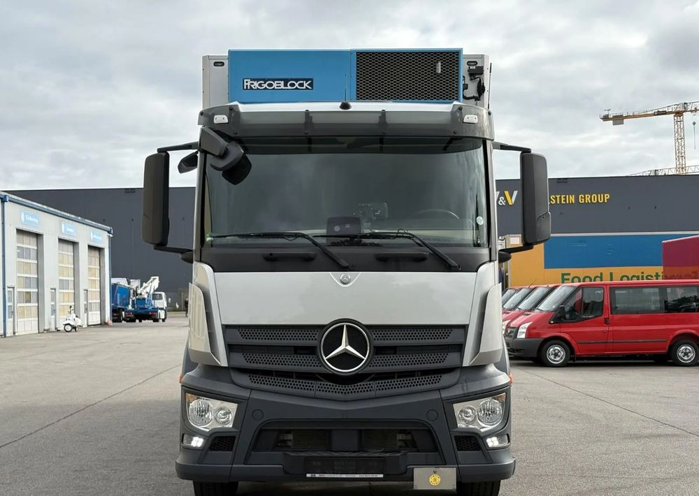 Mercedes-Benz Actros 2543 6x2 chłodnia izoterma 18 palet oś skrętna - Φορτηγό ψυγείο: φωτογραφία 2 Mercedes-Benz Actros 2543 6x2 chłodnia izoterma 18 palet oś skrętna - Φορτηγό ψυγείο: φωτογραφία 2