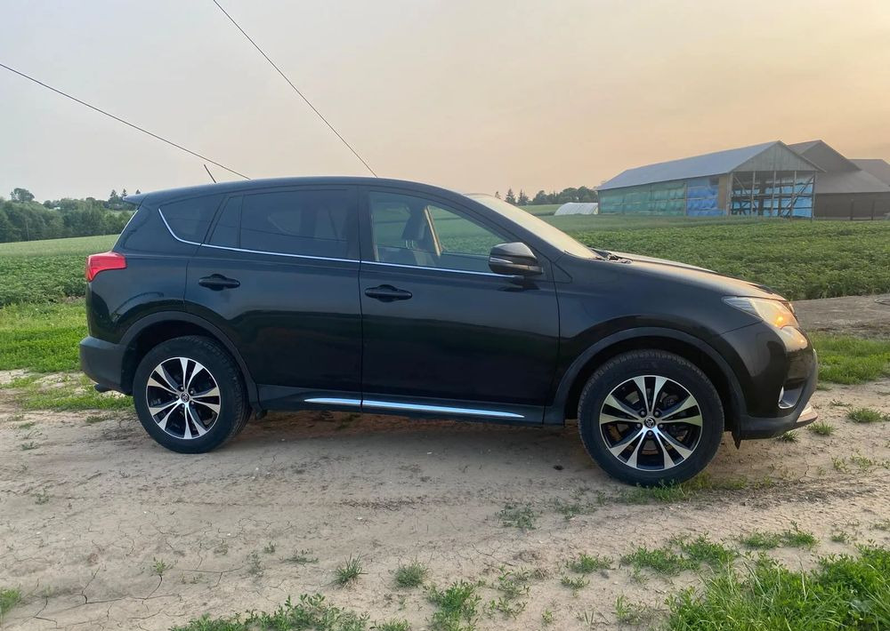Toyota RAV4 2.0 D-4D 4x4 - SUV: φωτογραφία 2 Toyota RAV4 2.0 D-4D 4x4 - SUV: φωτογραφία 2