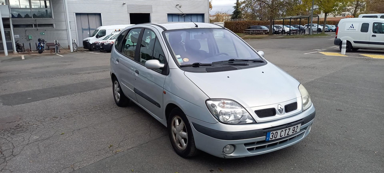 MEGANE ESSENCE (241) - Αυτοκίνητο: φωτογραφία 1 MEGANE ESSENCE (241) - Αυτοκίνητο: φωτογραφία 1