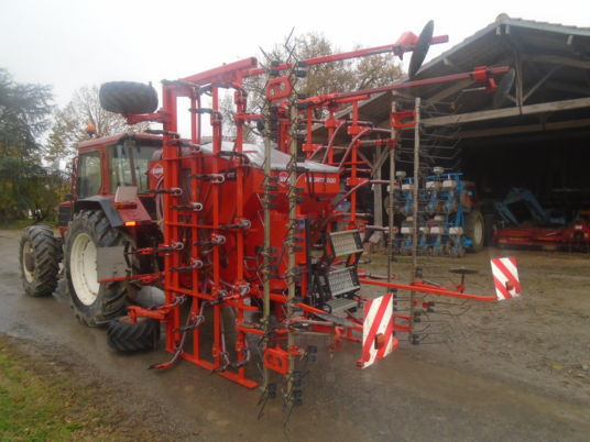 Kuhn MEGANT 600 - Σπαρτική μηχανή: φωτογραφία 4 Kuhn MEGANT 600 - Σπαρτική μηχανή: φωτογραφία 4