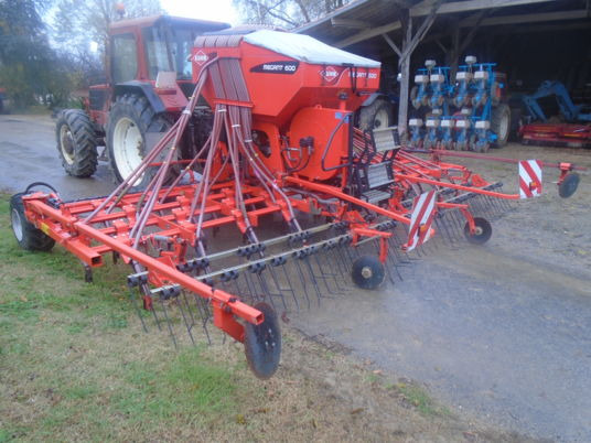 Kuhn MEGANT 600 - Σπαρτική μηχανή: φωτογραφία 1 Kuhn MEGANT 600 - Σπαρτική μηχανή: φωτογραφία 1