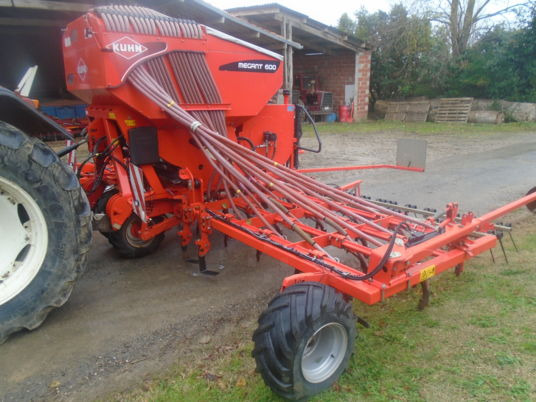 Kuhn MEGANT 600 - Σπαρτική μηχανή: φωτογραφία 5 Kuhn MEGANT 600 - Σπαρτική μηχανή: φωτογραφία 5