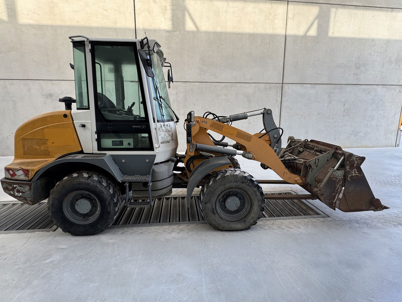 Liebherr L 506 - Ελαστιχοφόρος φορτωτής: φωτογραφία 1 Liebherr L 506 - Ελαστιχοφόρος φορτωτής: φωτογραφία 1