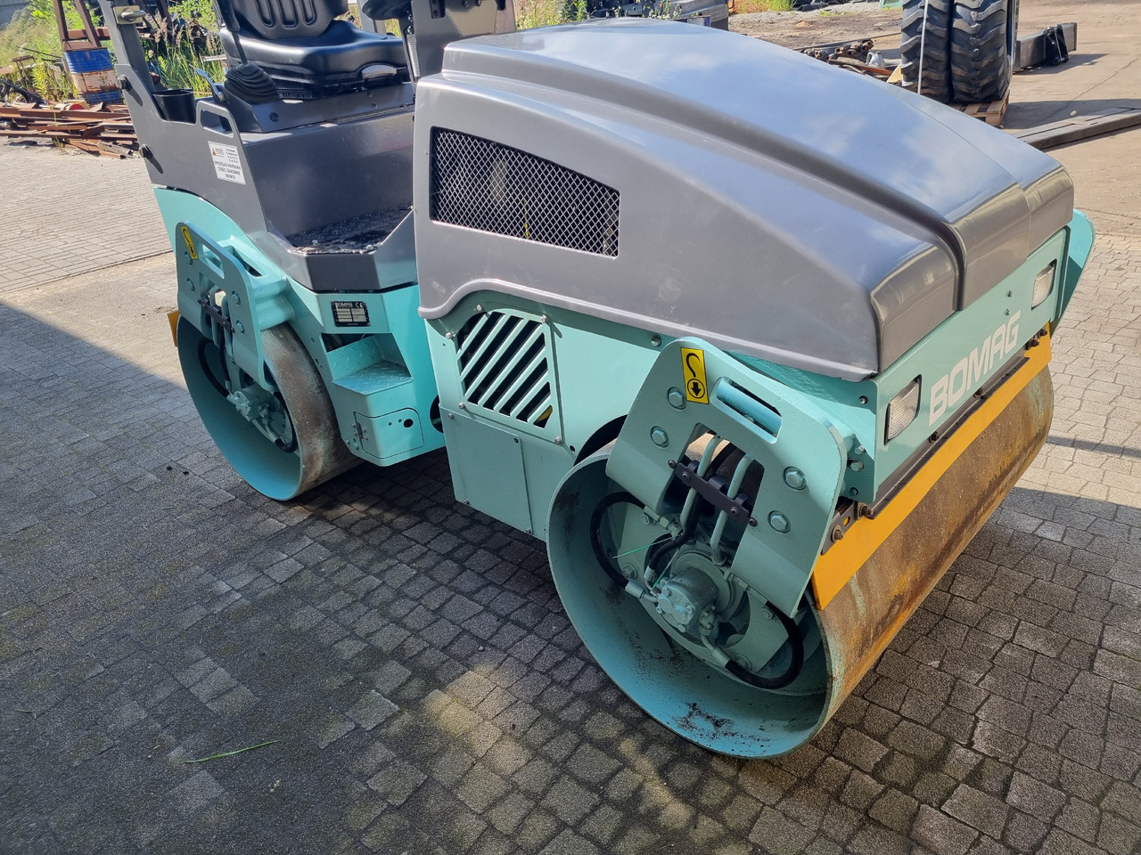 BOMAG BW 120 AD-4 - Ασφαλτικός οδοστρωτήρας: φωτογραφία 4 BOMAG BW 120 AD-4 - Ασφαλτικός οδοστρωτήρας: φωτογραφία 4